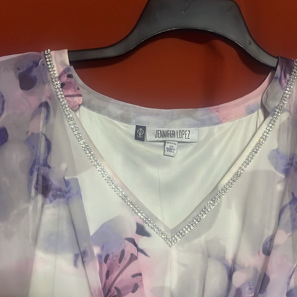Jenifer Lopez floral batwing dress - Picture 2 of 4